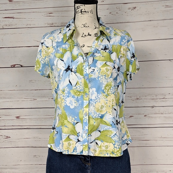 Emma James Tops - ♥️Emma James Floral Pastel Blouse